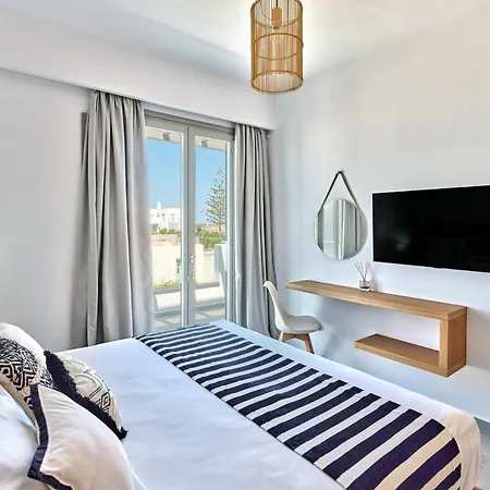 Paros Gem * Nausa