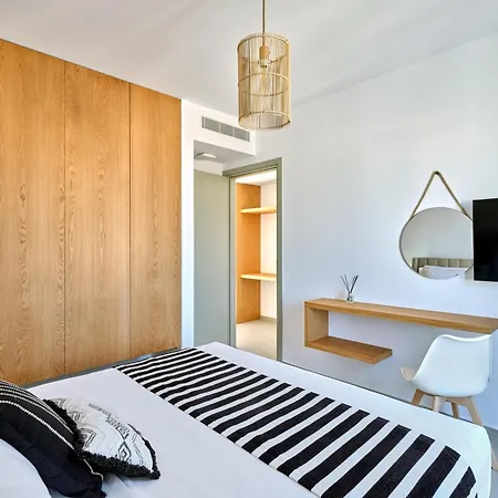 Paros Gem Apartament Nausa