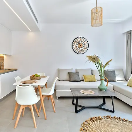 Paros Gem Nausa
