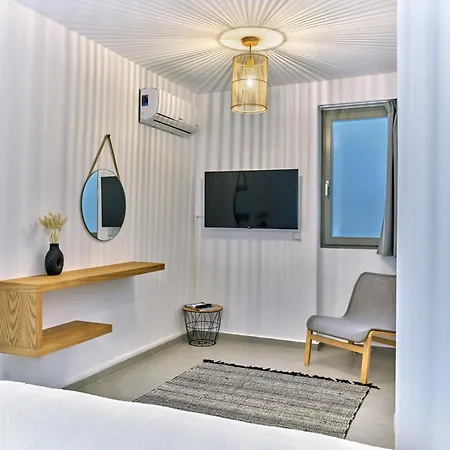 Paros Gem Apartament *