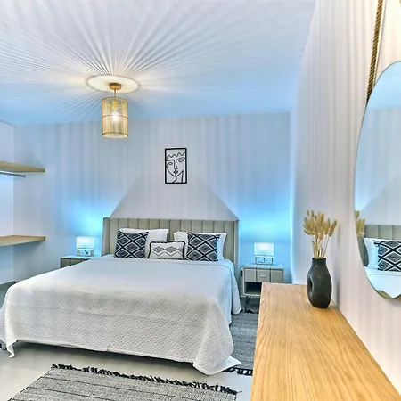 Paros Gem ناوسا