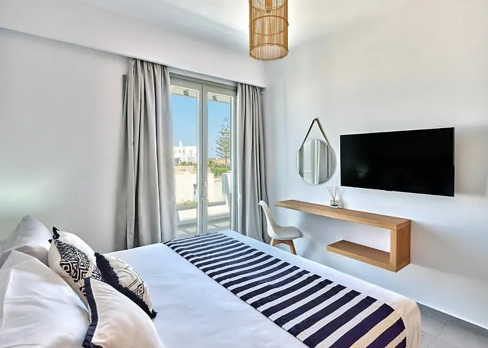 Paros Gem * Naousa (Paros)